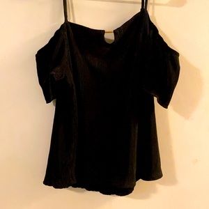 Maurices black top with cold shoulder